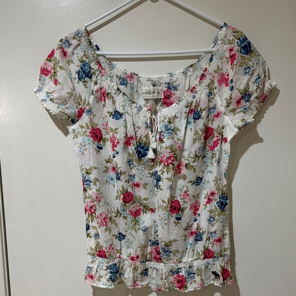 Abercrombie & Fitch Tops - Abercrombie and Fitch Floral off the shoulder key hole Women's Top Large